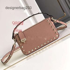 Bolsas de ombro de crossbody Bolsas de ombro Rivet Vo Rock Stud Valenteino Fashion Fashion Bloqueio feminino 2024 Pequeno Lichchee Leather Handheld Fuckle Designer WB6i