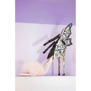 2019 бесплатная доставка дамы лампа патентная кожа высокая каблука перо розовая сплошная бабочка украшения Mulit Sophia Webster Sandals обувь