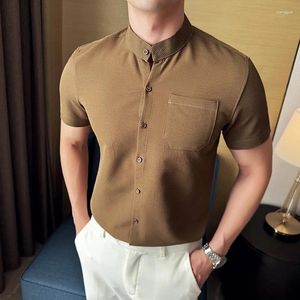 メンズカジュアルシャツファッション韓国のビジネススタイルスタンドカラープリントスリムフィットウェディングワークブリティッシュショートリーブシャツ