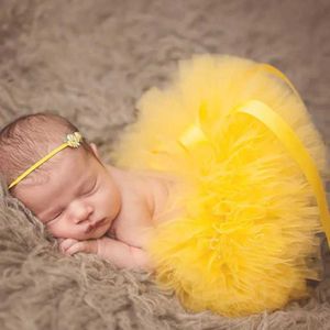 Skirts Cute Girls Yellow Fluffy Tutu Skirts Infant Toddler Fluffy Layers Tulle Pettiskirts with Ribbon Bow+Headband Kids Ballet Tutus Y240522