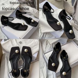 Toteme Shoes Black designer Women Flat Pearl Sandals Flats The Accented With An Elegant Faux Pearl At The Toe Strap Cotton-silk Satin And Leather Ankle Strap YJ5F