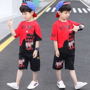 Novo conjunto de roupas infantis 2024 T-shirt de meninos de verão + shorts 2pcs roupas esportivo de roupas infantis de roupas adolescentes 6 8 10 12 anos l2405