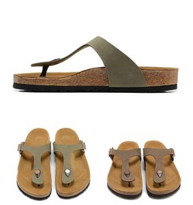 Slippare Gizeh Big Buckle Natural Nubuck Leather Patent Flat Slippers Fashion Designs Tistrar Favoritdesigner Mop Beach Indoor Duschrum 2024 Daglig outfit