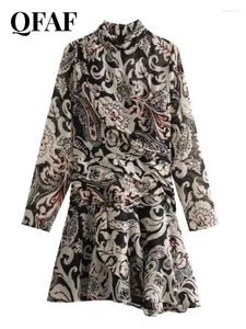 Casual klänningar qfaf kvinnor mode paisley tryck långärmad draperad midja stativ krage midi klänning vintage kvinnlig gata sexig vestidos