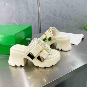 Slipper Luxury Women Sandals Designer Sonde Slide scorrevoli Solve Sole Green Famous Brand Pantoufle SAFCC6076952