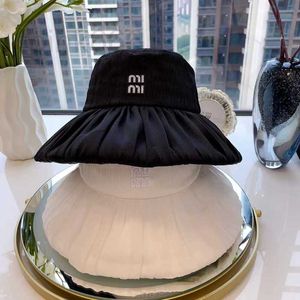 Szerokie brzegowe czapki wiadra hats designer Małe czarno -białe literynstony wielkie łuk rybak hat siatkowy kapelusz basena projektant filtra Sun Hat Sunshade Hat