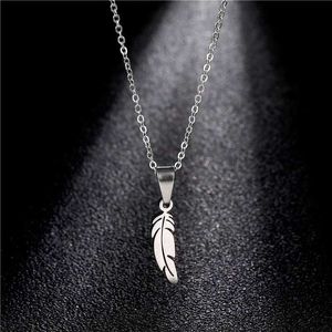 Pendant Necklaces Rinhoo stainless steel punk feather wing pendant necklace for mens fashionable hip-hop boyfriend necklace gift d240522