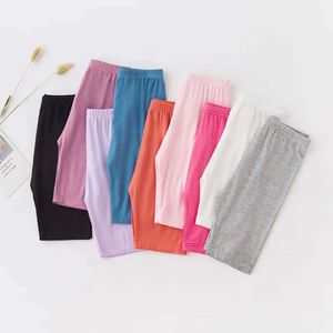 Summer Thin Children Clothing Candy Solid Color Modal Girls Leggings Knne Längd Fem casual byxor för barnkläder 2-12 år L2405