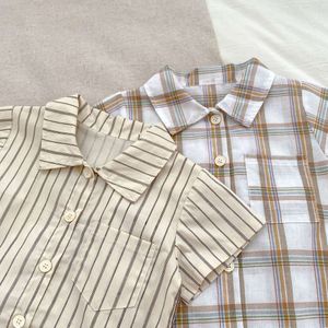 2024年の夏の男の子の子供の子供の縞模様のシャツセットベビーファッション半袖ラペルトップス+ショーツ2PCSキッドコットンカジュアルブラウススーツ