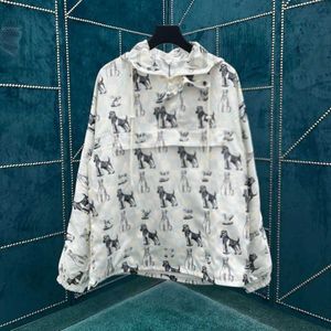 남자 재킷 디자이너 얇은 코트 새로운 2024 스프링 앤 가을 클래식 하프 카디건 캐주얼 여성 트렌디 패션 톱 yoqq