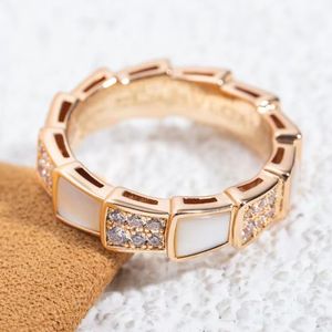 Designer 18k Good Snake Ring Women Luxury Jewelry Ring Set with Diamond Letter fashion Jewelry Design Men jewel temperament Versatile couple Ring Multiple Style v27