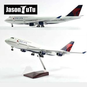 Flygplan Modle Jason Tutu 43-47cm Delta Air Boeing B747 Airplane Model Aircraft 1/160 Skala Diecast Harts Light and Wheel Plane Gift Collection Y240522