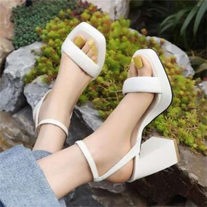 2024 Gladiatore Summer Fashion Sandals Sandals Spettazioni Piatta appieghi White High Teli di grandi dimensioni 40-46 Donne 16385 57692 29 dBE