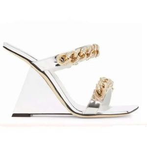 Wedge Open Sier Sandals Fashion Black Toe Tannocchi di tacco alto Caina Gold Chains Lady Slides Scarpe di grande dimensione 4D3