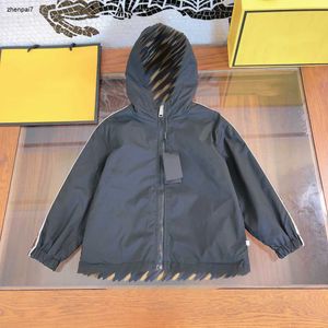 Topp Kids Jacket Designer Letter Nöjdhet Småbarnrockstorlek 100-150 Dubbelsidig Använd barnkläder Baby Ytterkläder Dec05