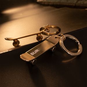 Yaz lüks berry marka kaykay tasarımcısı anahtar yüzükler anahtarlıklar erkek bayan araba anahtarlık el yapımı 18k altın metal 2024 yeni anahtar yüzük aksesuarları