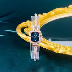 스퀘어 틈새 쿼츠 시계 간단하고 고급스러운 고급 조절 가능한 보석 버클 팔찌 여성 시계