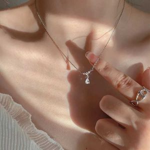 Pendant Necklaces Korean Fashion Shiny Crystal Pendant Necklace Womens Fashion Zircon Clavik Chain Necklace Elegant Wedding Party Jewelry Gifts d240522