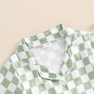 Mode barn pojke sommar pama set loungewear silk satin kort ärm lapel checkerboard tryck skjorta shorts barn sömnkläder