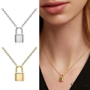 Pendanthalsband Heta Selling 925 Sterling Silver Lamp Luxurious and Fashionable Lock Head Pendant CollarBone Halsband Womens Jewelry Gift Party Gift D240522