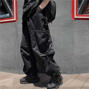 Męskie spodnie Houzhou Techwear Mens Spodnie CARGO Black Mens Jogging Koreańskie japońskie ubrania uliczne Hip-Hop Safari Style Pockets Y240522