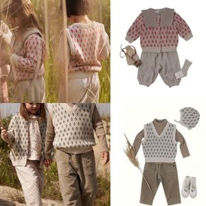 Bebe Brand 2023 New Winter Autumn Kids Sweaters for Girls Boys Cute Print Knit Cardigan Vest Baby Toddler Cotton Outwear Clothin L2405 L2405