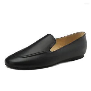 Повседневная обувь искренняя кожаная женская туалета Smallhut 2024 Spring Black Brown Beige Crough Toe Flat Shoe Ladies Швейные сплайсинги