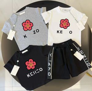 Baby T Shirt Kid Designer Kleidung Jungen Mädchen Set Kids Trailsuit zweiteilige Sets Blumen Sohn Tochter Mittwoch Chlid 2 Teile Sommer bequemem atmungsaktivem Kurzarm