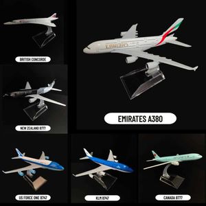航空機モドルスケール1 400金属航空機レプリカA320 A330 A380 B747 B777 AIRLINES BOEING AIRBUS MODEL DIECAST AIRCRAFT TOY TOY TOY TOY for Boys Y240522