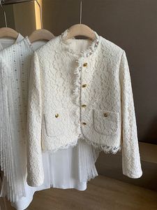 Luksusowe ubrania projektowe Kobiety jesienne eleganckie eleganckie, beżowe koronkowe płaszcz jaqueta feminina Korea Fashion Streetwear Outfits 240516
