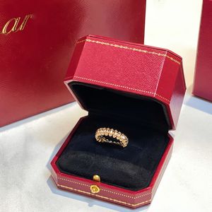 Роскошная дизайнер заклепки гвоздь бриллиантовые кольца женщины мужчины из нержавеющей стали модная тенденция бренд Полосатый кольцо 18 тыс. Золото серебристые серебристые подарки.