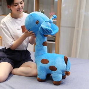 Bambole peluche 1pc Big Kawaii Giraffa giocattoli peluche morbidi cartone animato di cartone animato Animal Deer Dolls Decoration Birthday Christmas Gifts H240521 3K62