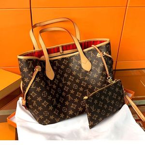 Tasche Handtaschen Frauen Geldbörsen Mode Crossbody Taschen Umhängetasche mit dem L -Metal -PU -Leder hochwertige Gril Einkaufstaschen 132 273b