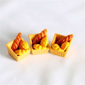 1set 1:12 DollHouse Breadure Baguete Bonecas de cozinha Acessórios de comida Toys 4pcs