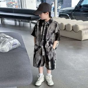 Boys Fashion Summer Tye-Die Kurzarmhemden+Hosen 2pcs Anzüge 4-14 Jahre Kinder Trend Streetwear OUFITS Sets Kinder Kleidung L2405