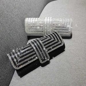 Kvällspåsar axelpåsar fabrik direktförsäljning diamant tre rabatt middagspåsar handgjorda armband bröllopsfester kristall natt koppling väskor j240522