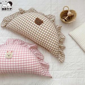 Cuscini a forma di luna reticolo per bambini cuscini arcivetti cuscino accessori per bambini neonati letto letto neonato decorazione per bambini bambini d240522