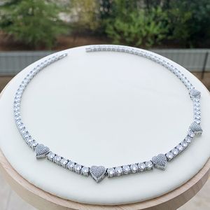 2024 New Iced Out Bling Heart Подвесной ожерелье Серебряное цвет AAA Циркон 5 -мм теннисная цепь шарм женщины мужчины хип -хоп модные украшения