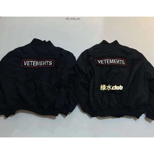 Vetements Jacke Herrenjacken High Street Original Vetements Männer gewaschen Denim Jacken übergroße Jacken Mode Bomber Patched Tags Mantel Vetements Hosen 946