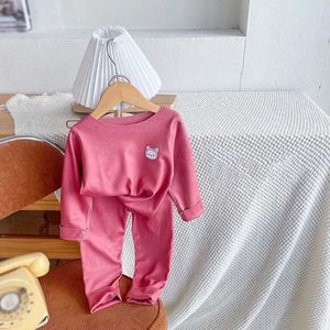 Pyjamas pajamas barns unisex pyjama set söt tecknad tryck mjuk långärmad pyjamas solid casual mode andningsbara hemkläder 1-10y wx5.21