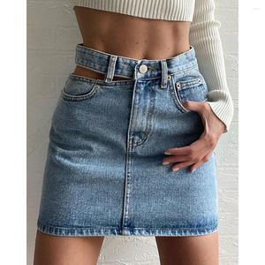 Saias Mini saia sexy estilo coreano 2024 Verão elegante cintura oca de jeans jeans casuais