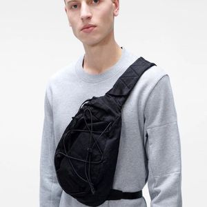 Män singel axel crossbody liten multifunktion väska mobiltelefonpåse messenger väska bröst packar unisex slingväska