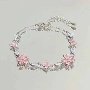 Bangle New Fashion Womens Cherry Blossom Shining Zircon Pink Flower Bow Charming Armband Girl Party SMEEXCHIVES Q240522