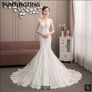 2020 Ny ankomst Long White Lace Mermaid Wedding Dress Beaded Applicques ärmlös Sheer Back Sexiga brudklänningar Court Train Best Sellin 2245
