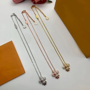 Lyxdesigner halsband kristall bokstäver sol blommor björn charm hänge halsband 18k guld pläterad tröja kedja halsband för kvinna choker uttalande designer smycken smycken
