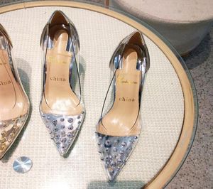 Designer casual Sexy Lady Fashion Women Pumps Gold Clear PVC Spikes Point Toe Heels High Sapatos 10cm Sapatos de Casamento de Steletto de 10 cm