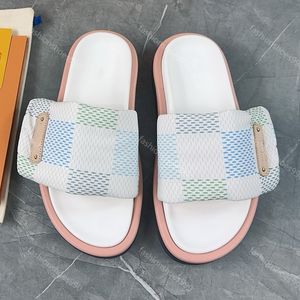Havuz Konforu Terlik Tasarımcı Slaytlar Kadın Platformu Sandalet Klasik Marka Marka Yaz Plajı Dış Mekan Ayakkabı Denim Yumuşak Düz Slipper Ayakkabı 35-45 Kalite 10A Kutu