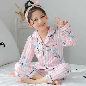 Pijama Childrens Pijama Conjunto de algodão puro Primavera 2024 Crianças de desenho animado Cloths Casa Girls Casual Longo Pijama de Natal WX5.21