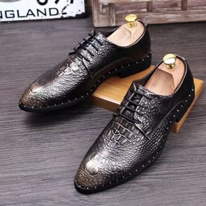 Luxury Designer Men's Pointed Leather shoes Crocodile Pattern Rivets Lace Up Dress Party Prom Stage Shoes Male Black Red Gold 38-4 Dihb