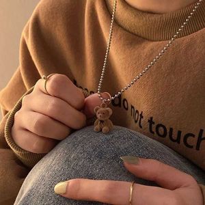 Pendant Necklaces Cute Plush Bear Pendant Necklace Suitable for Girls Korean Fashion Bear Long Sweater Necklace Jewelry S2452206